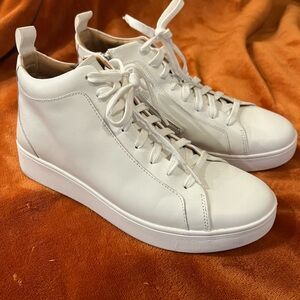 Women’s Fitflop higtop sneakers size 9